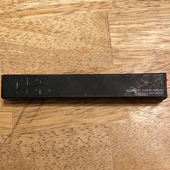 NARS Mizubake Kabuki Brush - Picture 6 of 9